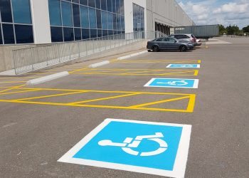 LIN handicapWhitebordersymbolwithyellowhatching